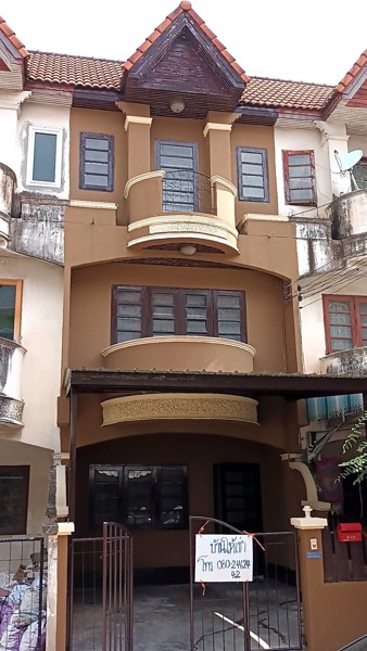 ให้เช่าทาวน์เฮ้าส์-3-ชั้น-4-ห้องนอน-3-ห้องน้ำ-ตบแต่งใหม่ทั้งหลัง-หมู่บ้านพงษ์ศิริชัย-2-ถเพขรเกษม