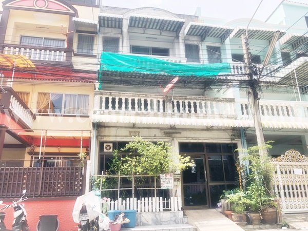 ขายทาวน์เฮ้าส์-หมู่บ้าน-ยิ่งโอฬาร-ซอย-วิภาวดี-43