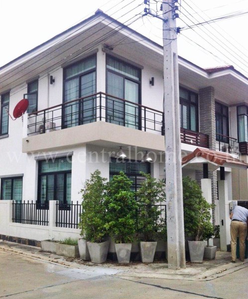 ทาวน์โฮม-หมู่บ้าน-เปี่ยมสุข-รัตนาธิเบศร์-บางพูล-2-หลังมุม