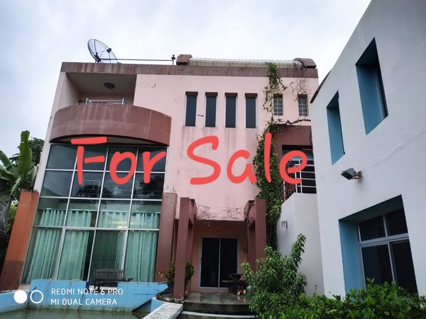 ขายบ้านเดี่ยว-3-ชั้น-สไตล์โมเดินทร์-หมู่บ้านเอกธานี-โกเด้นท์เพลส-วัชรพล-เนื้อที่-145-ตารางวา