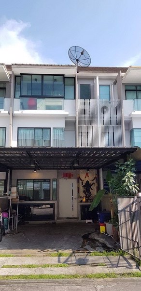 ขายทาวน์โฮม-3-ชั้น-หมู่บ้าน-the-terrace-เดอะเทอเรส-ซอยรามอินทรา-65-เนื้อที่-22-ตารางวา