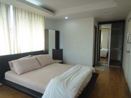 2-beds-2-baths-80sqm-for-sale-near-bts-onnut-garden-view-and-cozy-style