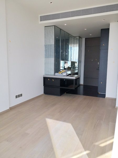 ขายห้องใหม่ราคาเท่าทุน-คอนโดมิเนียม-28-ชิดลม-ตั้งอยู่ใจกลางเมืองบน-ถนนชิดลมแท้ๆบนที่ดินแพงที่สุด