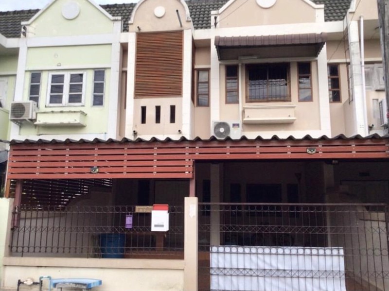 ขายบ้านทาวน์เฮาส์-2-ชั้น-เนื้อที่-30-ตารางวา