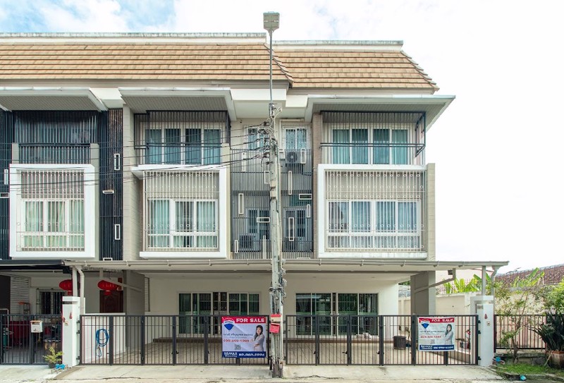 ขายทาวน์โฮม 4นอน หลังริม ม.เออร์เบิน สาทร ติดถ.ราชพฤกษ์ ใกล้รถไฟฟ้า BTS&MRTบางหว้า