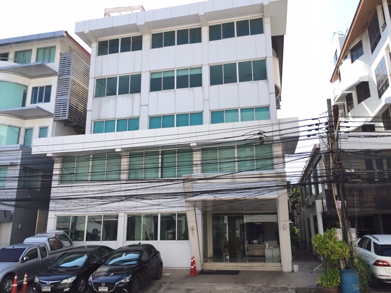 อาคารสำนักงาน-ถนนศรีวรา-5-ชั้น-มีลิฟท์