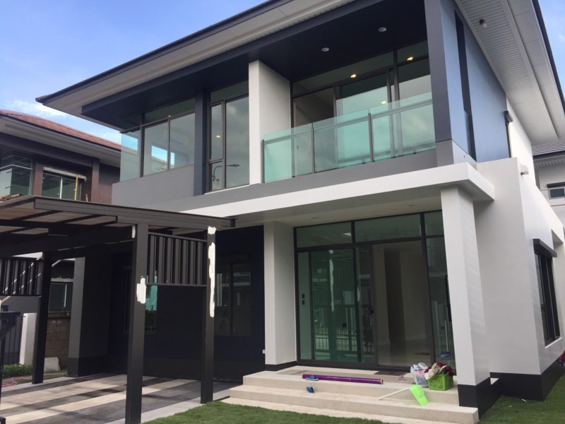 NEW HOUSE FOR RENT SETHASIRI KRUNGTHEP KREETHA 185 Sqm. 75 SqWa, 4 bedroom, 3 bathroom 081-906860