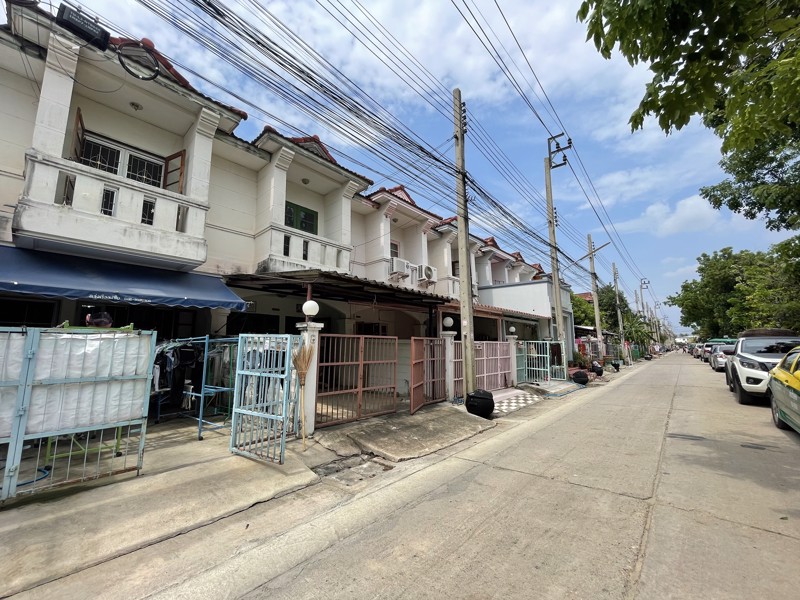 ขายทาวน์เฮาส์-พุทธชาด-บางบัวทอง-โซนหน้าโครงการ-หลังสุดท้าย