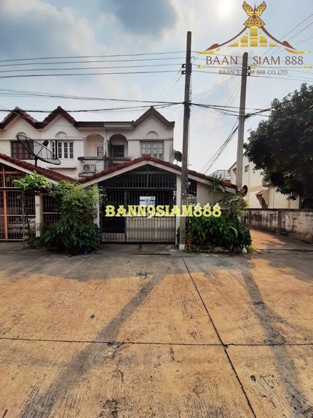 ทาวน์เฮ้าส์-หมู่บ้าน-สุวงศ์ชัย-หลังมุม