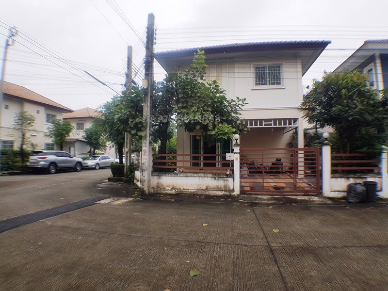 บ้านแฝด-หมู่บ้าน-บางกอกการ์เด้นท์-หลังมุม-