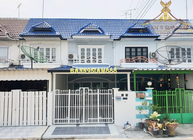 ทาวน์เฮ้าส์-หมู่บ้าน-มนวดีพาร์ค-ต้นซอยวัดลาดปลาดุก