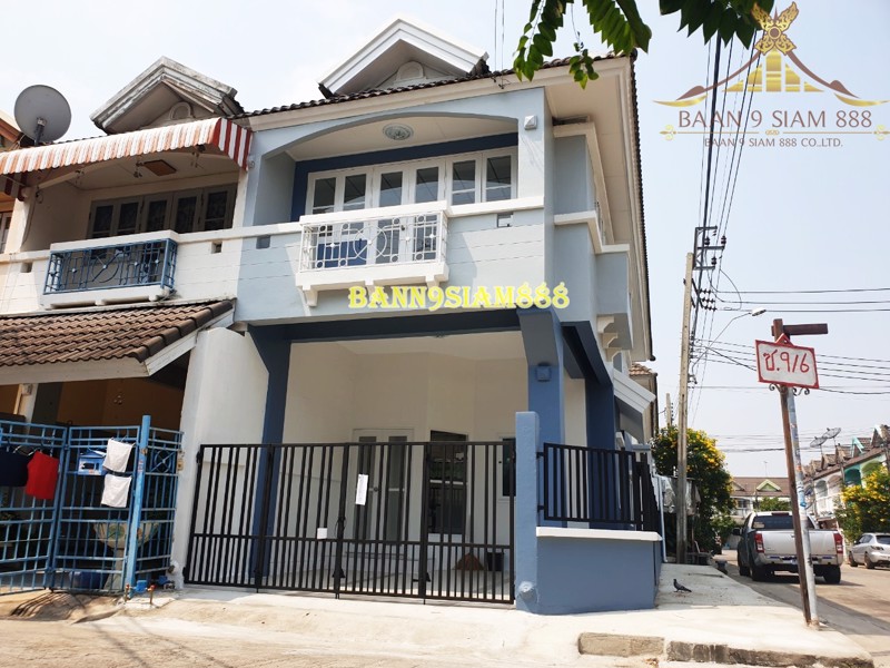 ทาวน์เฮ้าส์-หมู่บ้านบัวทองธานีพาร์ค-ติดถนนกาญจนาภิเษก