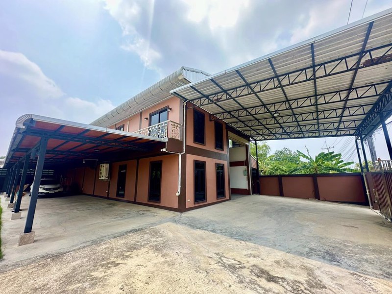 ขายด่วน-โกดังตลาดไท-พร้อมบ้าน-196-ตรว