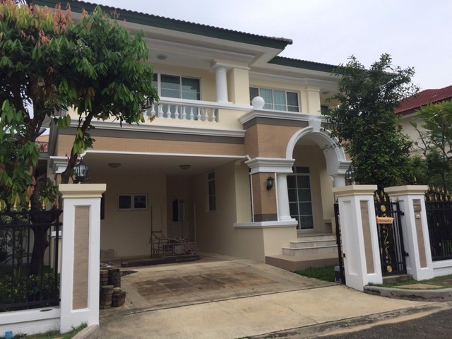 ให้เช่าบ้านเดี่ยว-2-ชั้น-หมู่บ้านลดาวัลย์-เฉลิมพระเกียรติร9-81-ตรวา-ใกล้ซีคอนสแควร์