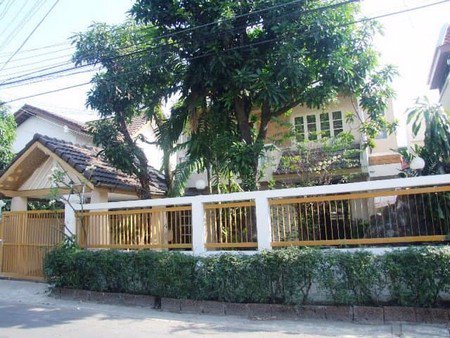 ให้เช่า-บ้านเดี่ยว-ขนาด-60-ตรว-ซลาดพร้าว-64-ใกล้-mrt-สุทธิสาร-