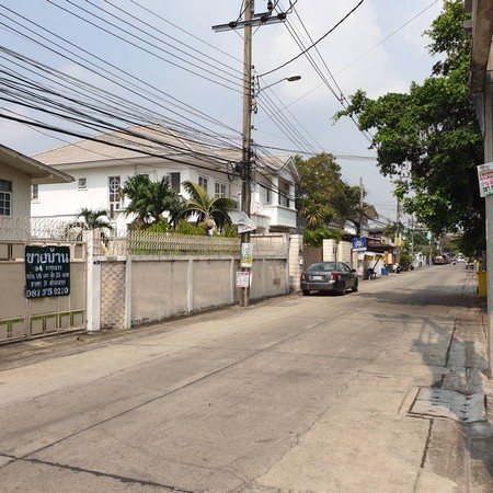 บ้านพร้อมที่ดิน-94-ตารางวา-เหมาะทำโฮมออฟฟิศ-ใกล้เดอะมอลล์งามวงค์วาน-ใกล้โลตัสแคราย