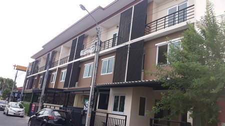 ทาวน์เฮ้าส์สร้างใหม่-3-ชั้น-ซสรงประภา14-3นอน-4น้ำ-ตรงข้ามสนามบินดอนเมือง-พร้อมเข้าอยู่