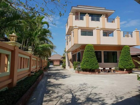 ขายรีสอร์ทพร้อมกิจการ-อบางละมุงพัทยา-เนื้อที่-1ไร่-105-ตารางวา