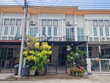 ทาวน์โฮม-golden-town-นวมินทร์42-เข้า-ออก-สะดวก-เดินทางง่าย