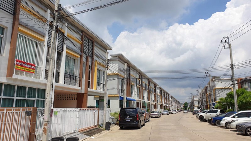 ขายด่วนทาวน์โฮม-2-ชั้น-หมู่บ้าน-pk-park-หทัยราษฎร์-กรุงเทพมหานคร