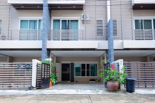 ขายทาวน์โฮม-3-ชั้น-พร้อมอยู่-หมู่บ้านเดอะดีไซน์-ใจกลางเมืองระยอง