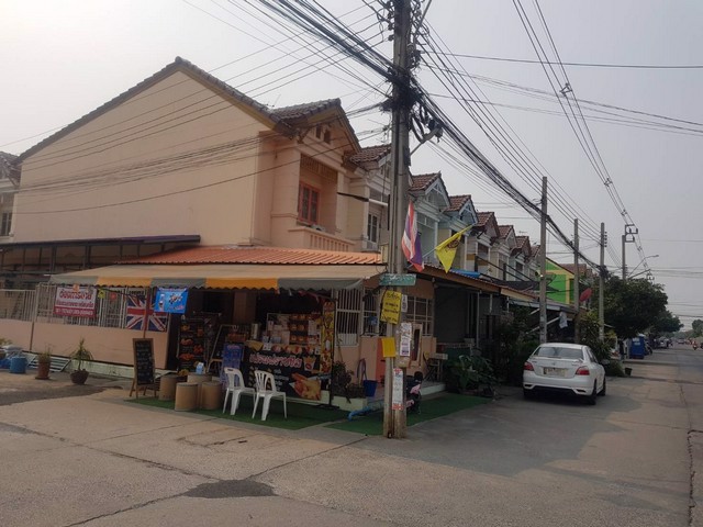 ให้เช่าบ้านหลังมุม-พร้อมทำเลขายของ-อำเภอไทรน้อย-จังหวัดนนทบุรี