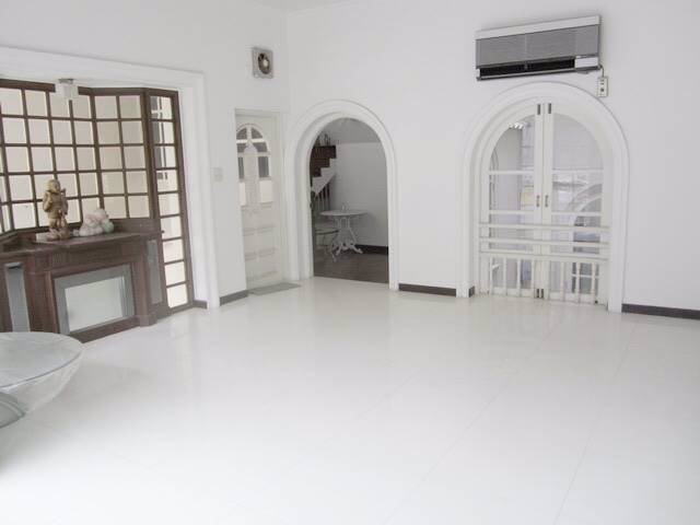 บ้านเดี่ยวระเบียงใหญ่ในซอยหลังสวน-4ห้องนอน-single-house-in-soi-lungsuan-for-residence