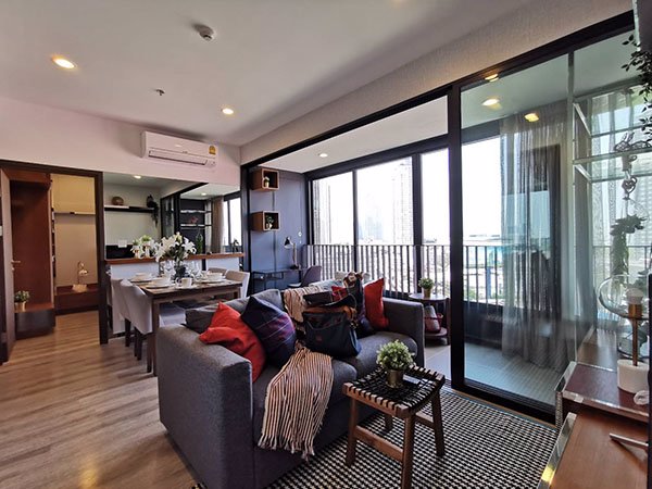 เช่าด่วน-คอนโด-ideo-mobi-asoke-แบบ-2-ห้องนอน-แต่งสวย-for-rent-a-brand-new-and-nicely-furnished-2-bed