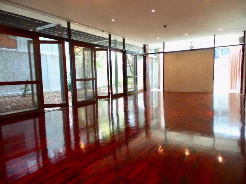 บ้านเดี่ยว-ปรับปรุงใหม่-พร้อมสวนใหญ่รอบบ้าน-ใกล้-bts-ทองหล่อ-a-single-house-with-big-garden