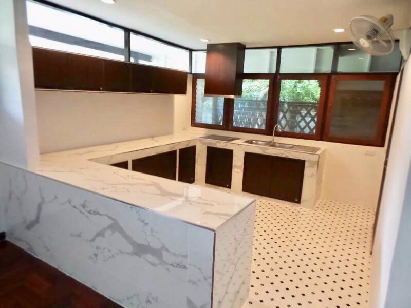 บ้านเดี่ยว-ปรับปรุงใหม่-พร้อมสวนใหญ่รอบบ้าน-ใกล้-bts-ทองหล่อ-a-single-house-with-big-garden