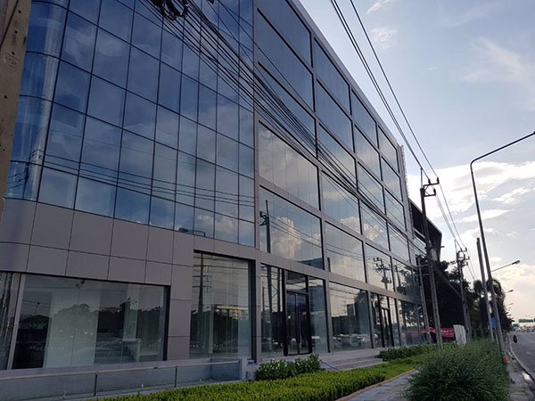 ขายด่วน-โชว์รูม-ใหม่กริ๊บ-ติดถนนใหญ่-ใกล้มอเตอร์เวย์-for-urgent-sale-brandnew-showroom-near-motorway
