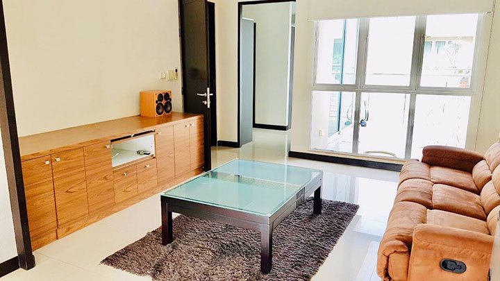 ให้เช่าทาวน์เฮ้าส์ทันสมัย-สวยใหม่เพื่ออยู่อาศัยในเอกมัย-for-rent-a-new-nice-modern-town-house