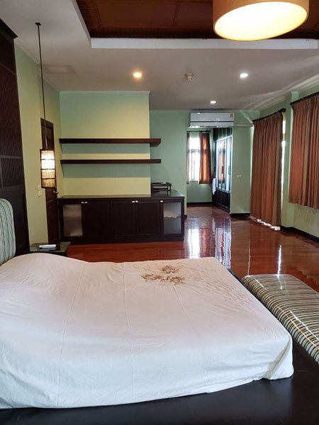 บ้านเดี่ยว-พร้อมสระน้ำส่วนตัว-ในหมู่บ้านเพื่ออยู่อาศัย-ในซอยลาซาล-single-house-for-residence