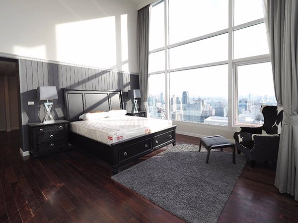 คอนโด-circle-condominium-แต่งหรูแบบ-duplex-4ห้องนอน-for-rent-a-luxury-and-spacious-4-bedroom-duplex