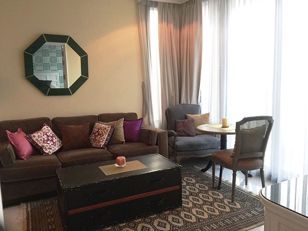 คอนโด-aguston-sukhumvit-22-ห้องกว้าง-แต่งสวย-แบบ-1-ห้องนอน-a-very-nice-spacious-and-pet-friendly