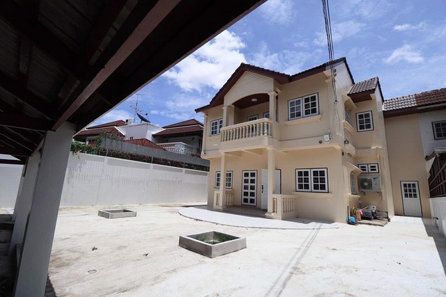 bk50-ให้เช่าบ้านเดี่ยว2-ชั้นย่านรามคำแหงใกล้-ใกล้เดอะมอลล์บางกะปิ-บ้านสภาพใหม่มาก-เหมาะสำหรับพักอาศั