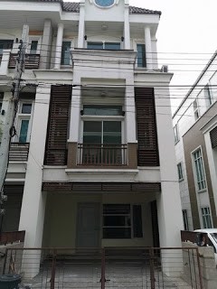 b138-ให้เช่าทาวน์โฮม-3ชั้น-โครงการ-พรีเมี่ยมเพลส-รามอินทรา40-หลังมุมเหมาะสำหรับพักอาศัย-หรือทำออฟฟิต