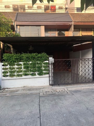 b169-ให้เช่าทาวนเฮ้าส์-2ชั้น-ถนนรามคำแหง-ซอย-รามคำแหง-24-หลังเดอะไนน์พระราม-9-บ้านพึ่งรีโนเวทเสร็จให