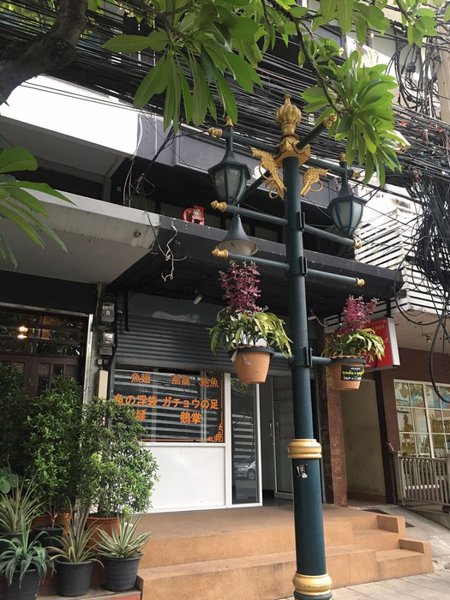 ให้เช่าอาคารพาณิชย์-4-ชั้นครึ่ง-ติดถนนใหญ่ทองหล่อ-สุขุมวิท-55-แหล่งชุมชนคนเยอะ-