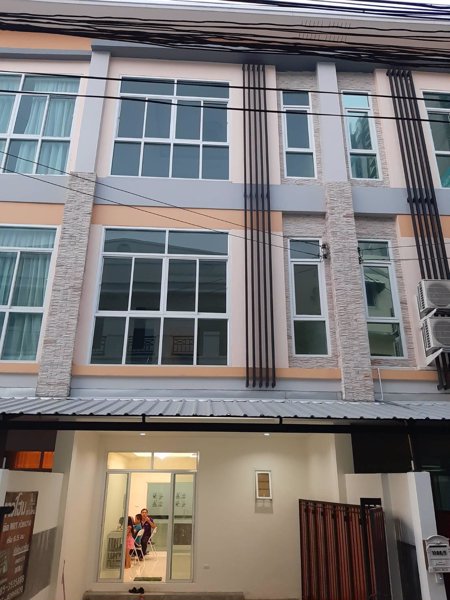 ขายทาวน์โฮมออฟฟิต-ห้วยขวาง