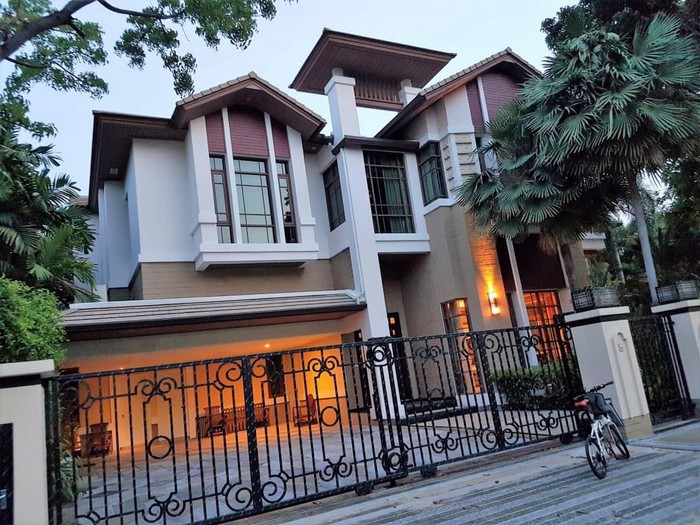 ให้เช่าบ้านเดี่ยวโครงการหรู-พร้อมสระน้ำส่วนตัว-หมู่บ้านแสนสิริ-สุขุมวิท-67-ใกล้-bts-พระโขนง