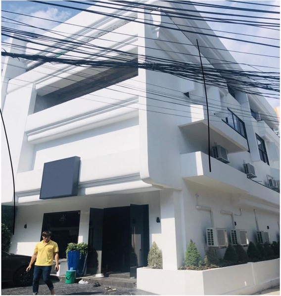 ขายให้เช่าอาคารพาณิชย์-4-ชั้น-2-คูหาอยู่หลังห้างเอ็มควอเทียร์-สุขุมวิทซอย-35