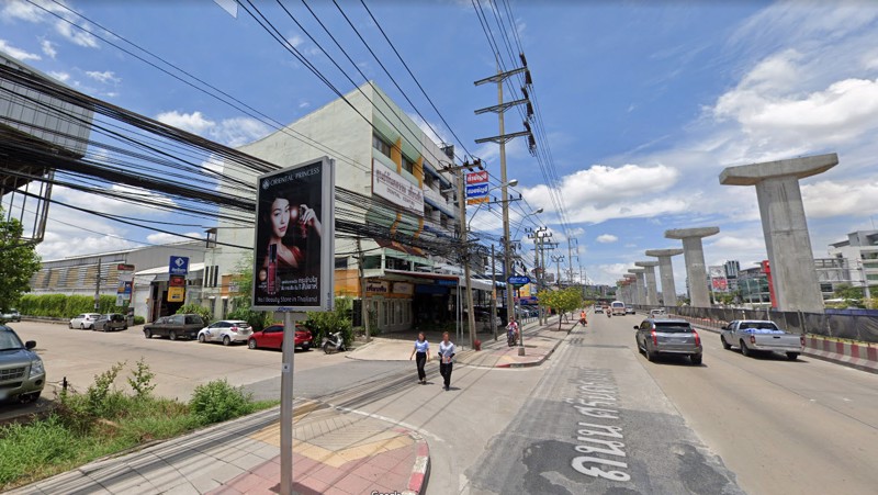 ให้เช่าคลินิก-ติดถนนศรีนครินทร์-2คูหา-ติดสถานนี้รถไฟฟ้าสายสีเหลือง-ใกล้ซีคอนฯ