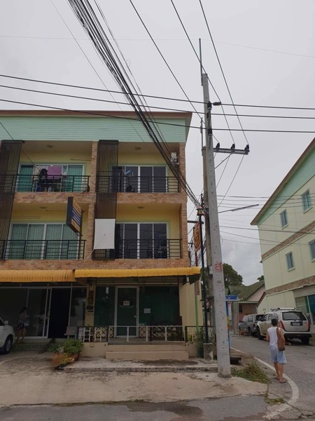 ขายอาคารพาณิชย์-3-ชั้น-เป็นห้องหัวมุม-ศรีราชา-ชลบุรี