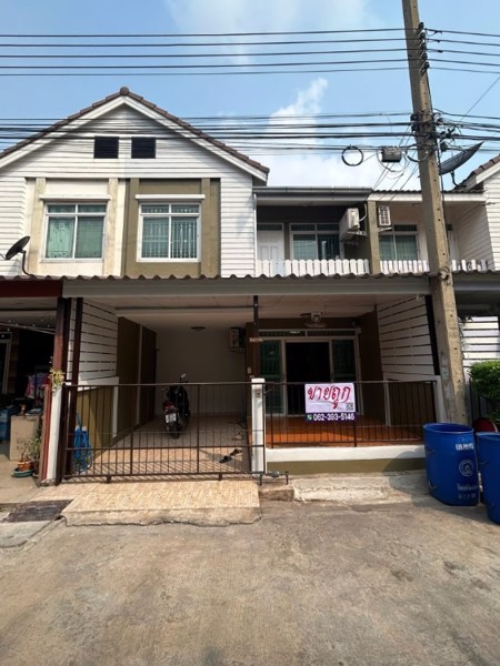 ขายด่วน ขายถูก ทาวน์เฮาส์2ชั้น #ต้นโครงการ #รีโนเวทใหม่ทั้งหลัง