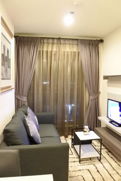 ให้เช่าคอนโด-centric-huay-khwang-station-ชั้น-17-พร้อมเข้าอยู่-ใกล้mrt-ห้วยขวาง