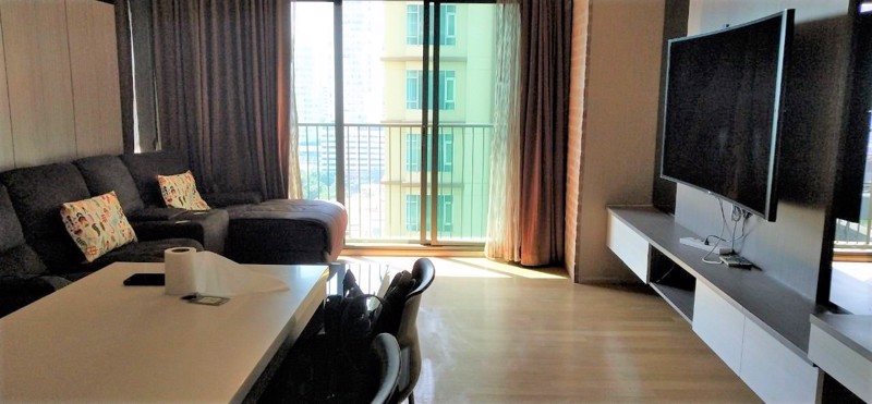 for-rent-noble-solo-thonglor-14th-floor-pool-view-near-bts-thong-lo