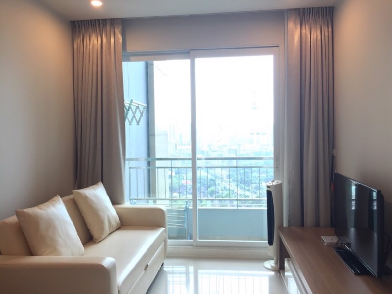 ให้เช่าคอนโด-circle-condominium-ชั้น-22-ใกล้-mrt-เพชรบุรี-fully-furnished