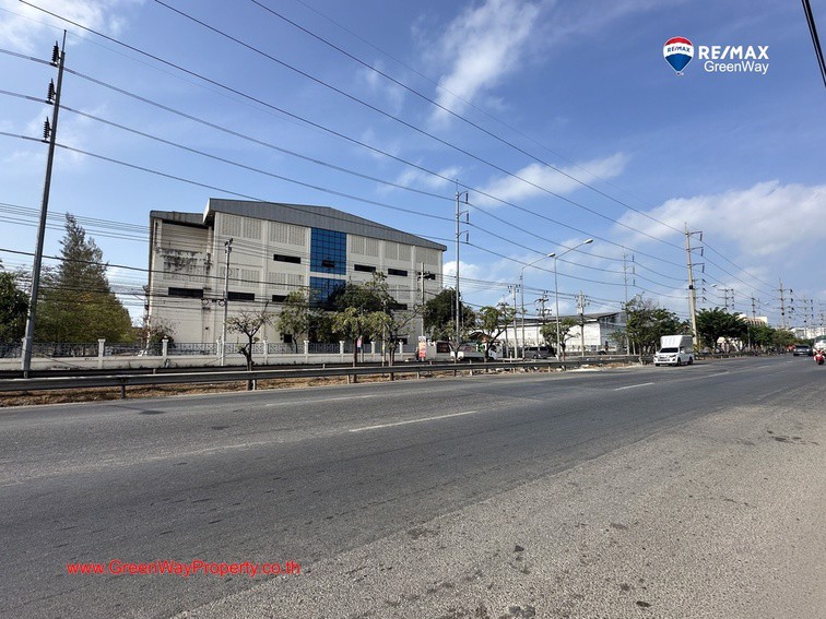 ขายที่ดิน-42-3-35-ไร่-พร้อมโรงงานและอาคารสำนักงาน-ริมถนนสุขุมวิท-หน้านิคมอุตสาหกรรมบางปู
