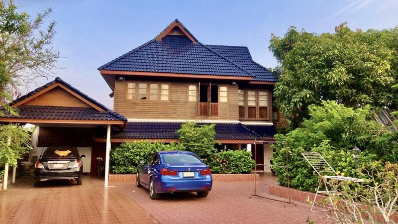 ขายด่วน-บ้านเดี่ยว-พะเยา-เป็นบ้านเดี่ยวหลังใหญ่-บ้านไม้-ปลูกสร้างเอง-ทรงไทยประยุกต์